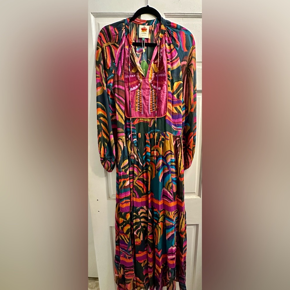 FARM RIO Graphic Foliage Embroidered Maxi Dress
Small NWT - Picture 5 of 12